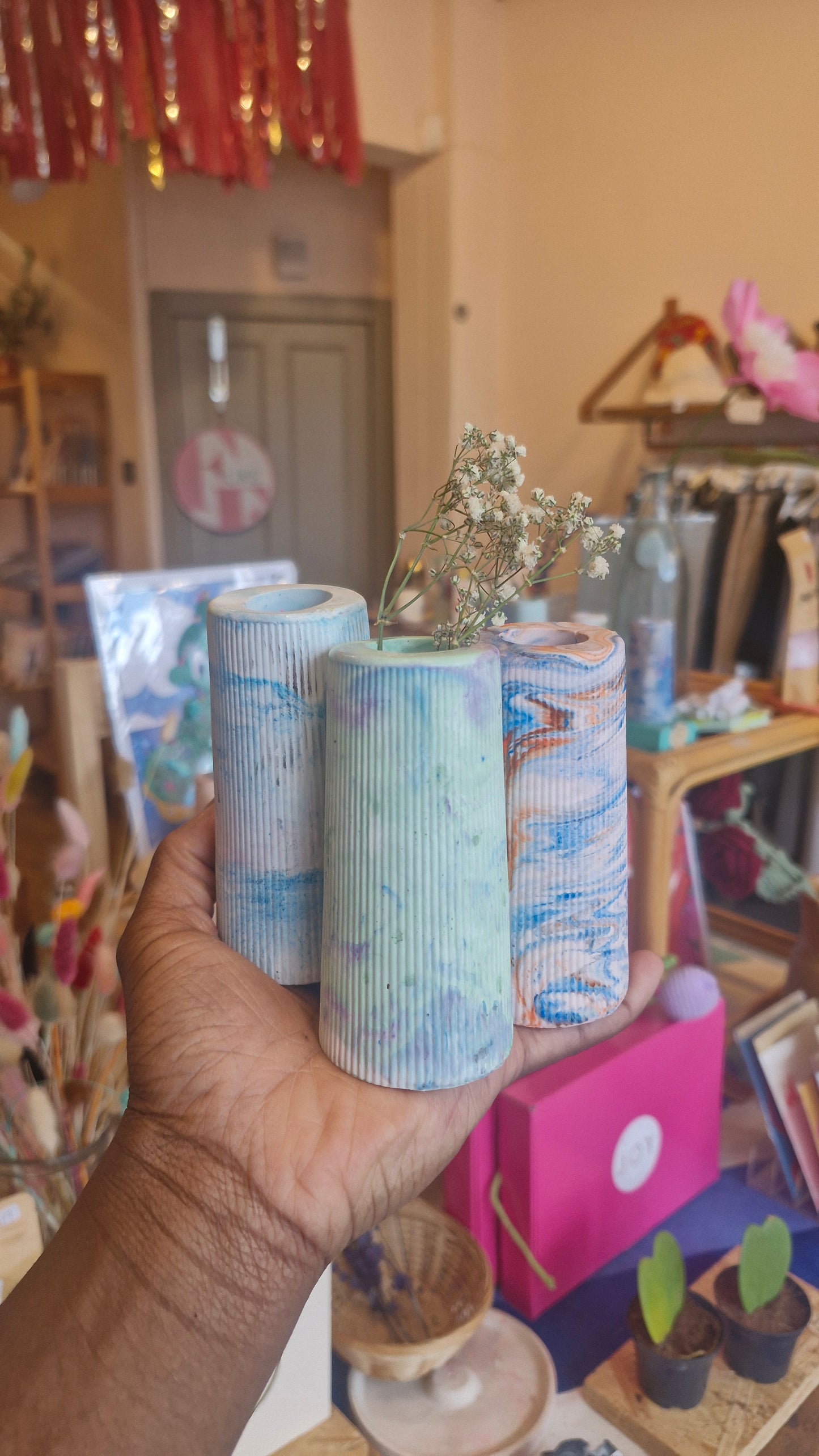 Cylinder bud vase