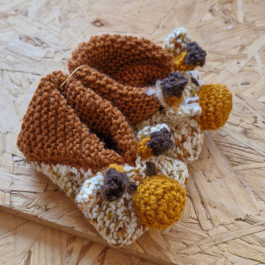 Knitted Giraffe baby booties