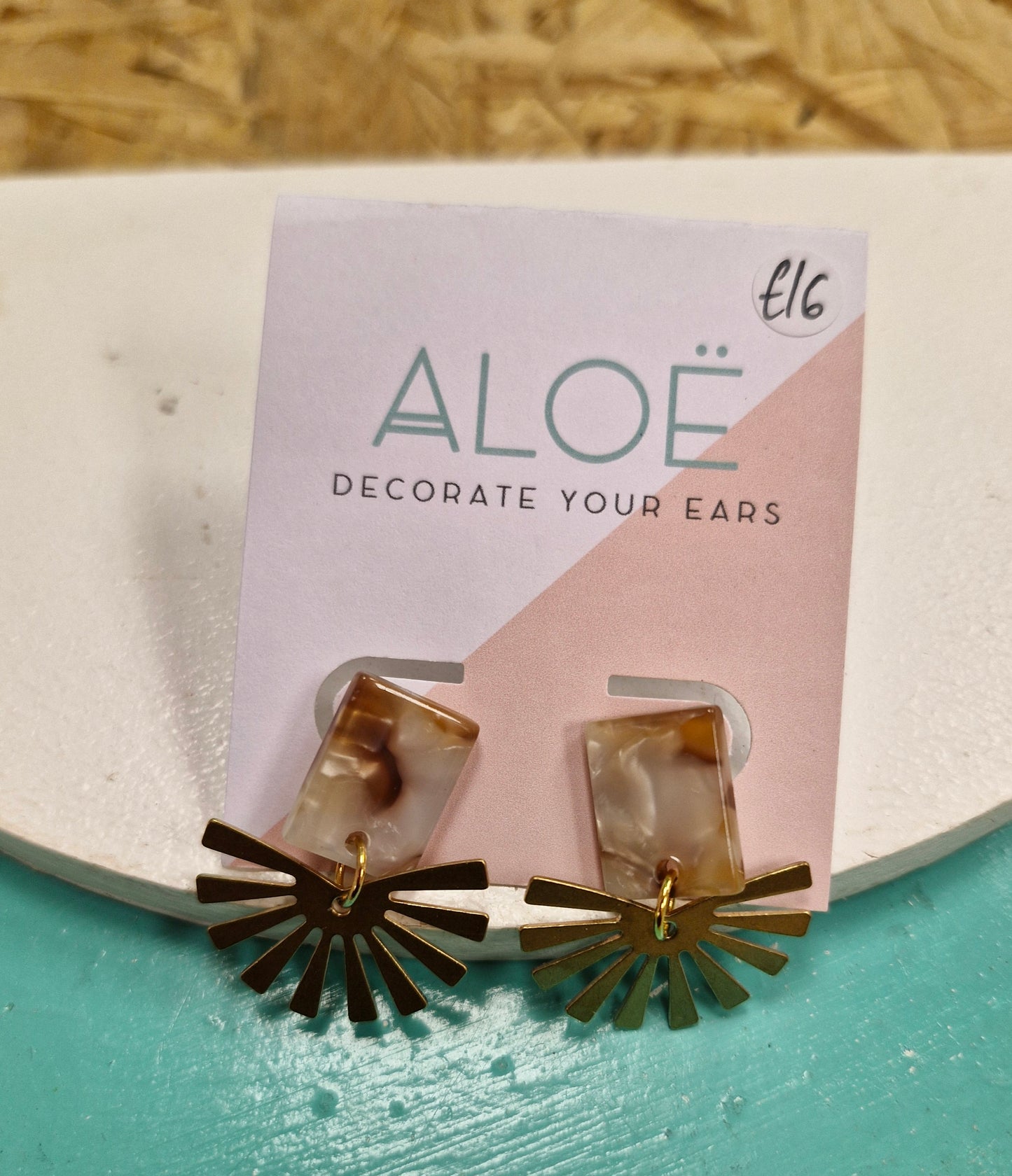 Tan marble fan earrings