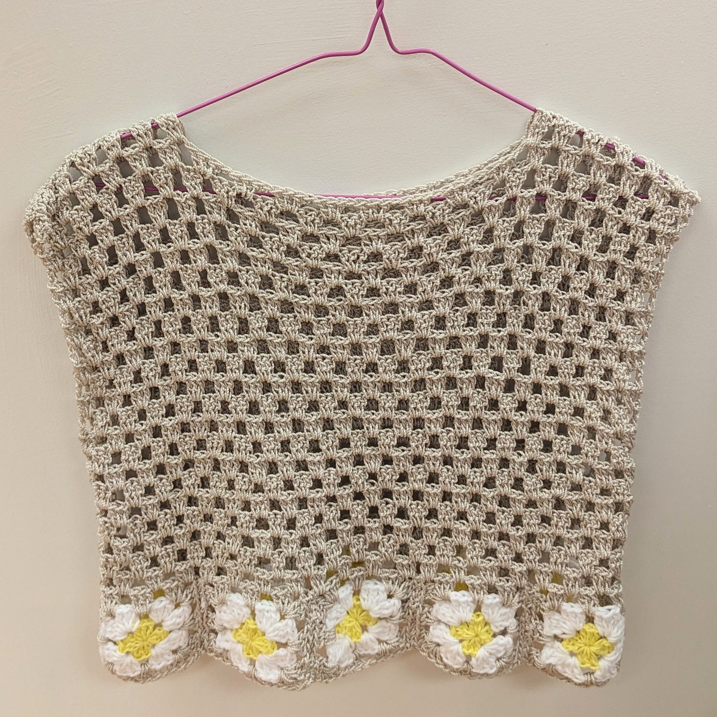 Light grey crochet crop top S/M