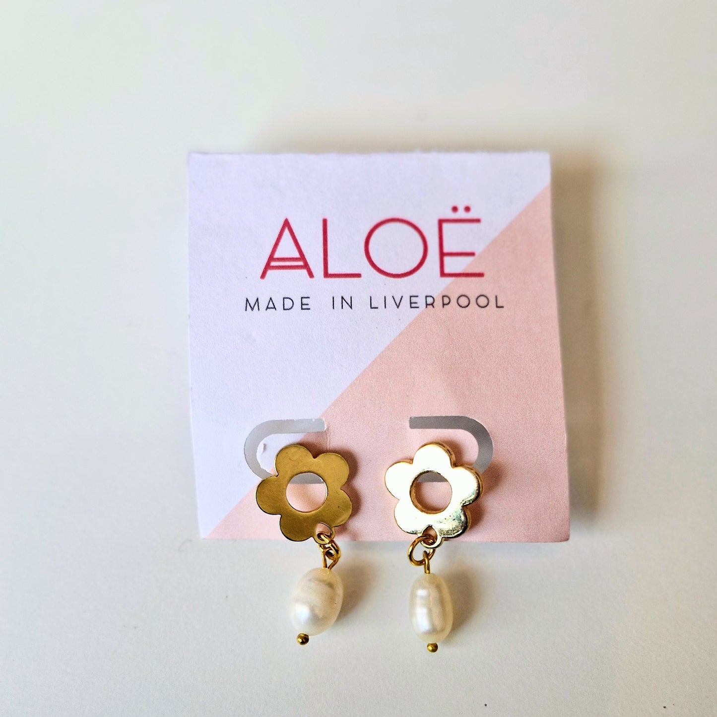 Gold and pearl flower earrings