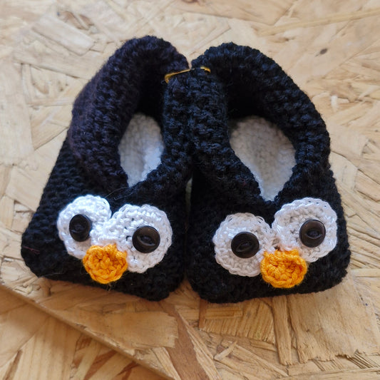 Knitted Penquin baby booties